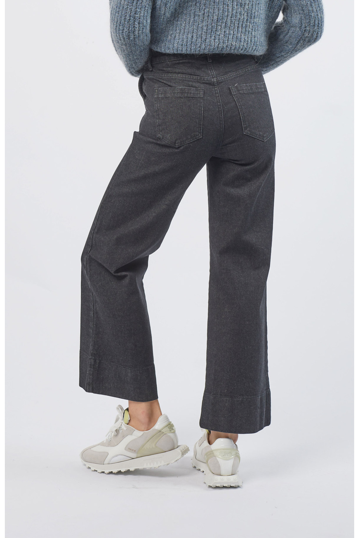 Straight cut jeans - 4