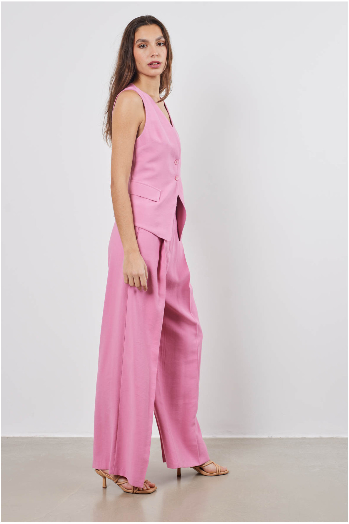 BROEK MET DUIDELIJKE COUPENADEN - 2