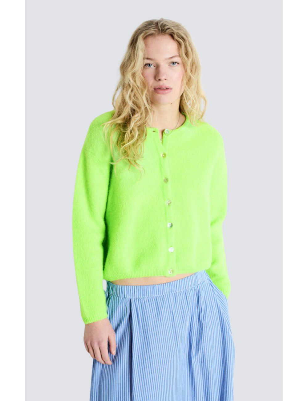 GILET EN LAINE BOUTONNÉ - GILET EN LAINE BOUTONNÉ -