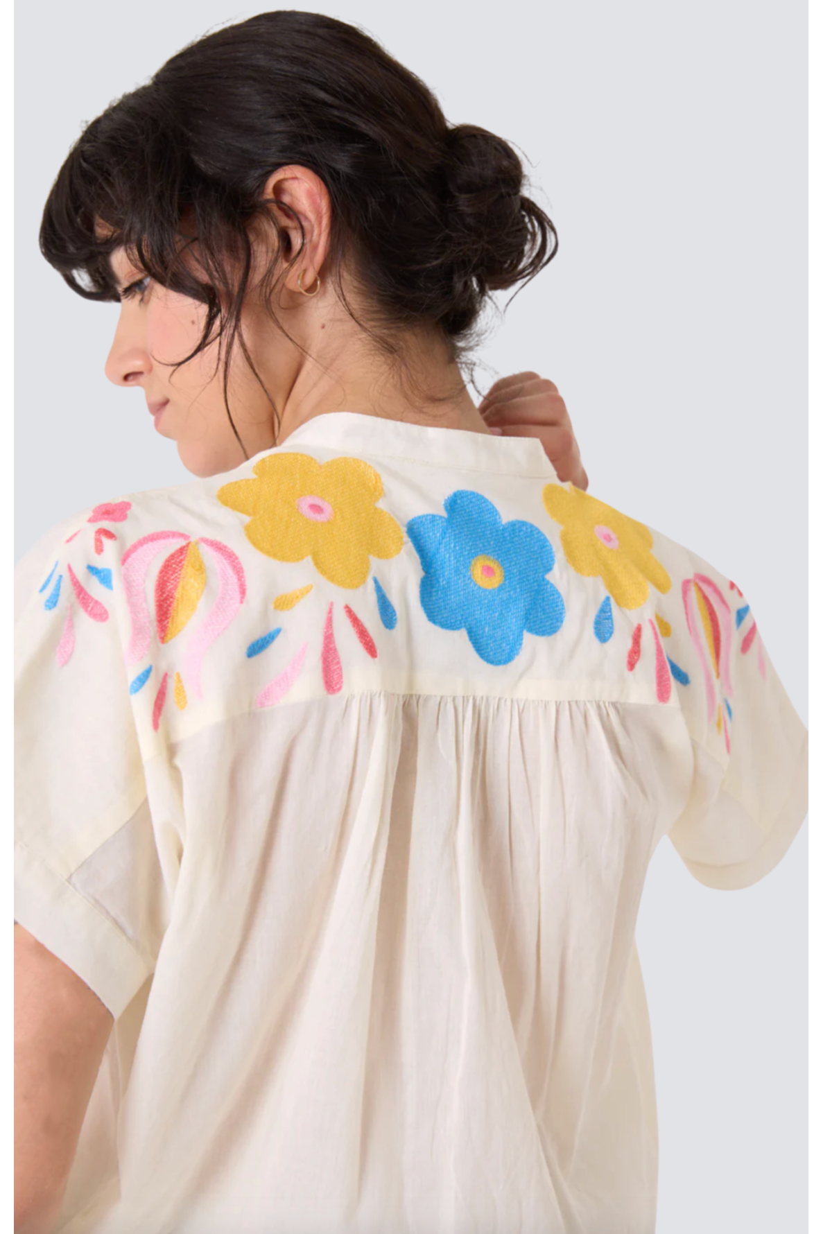 blouse brodée manches courtes col mao maya - 4